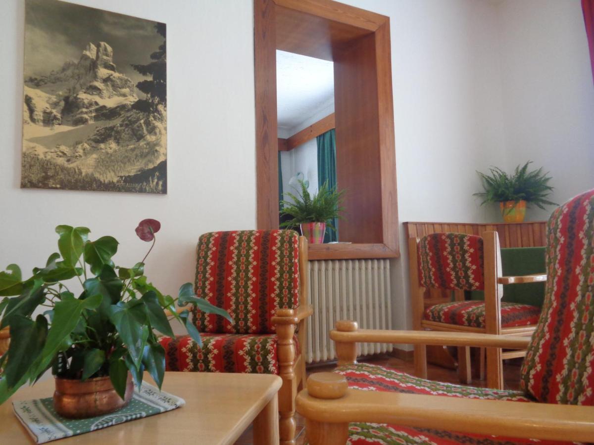 Hotel Garni Suisse San Martino Di Castrozza Exterior foto