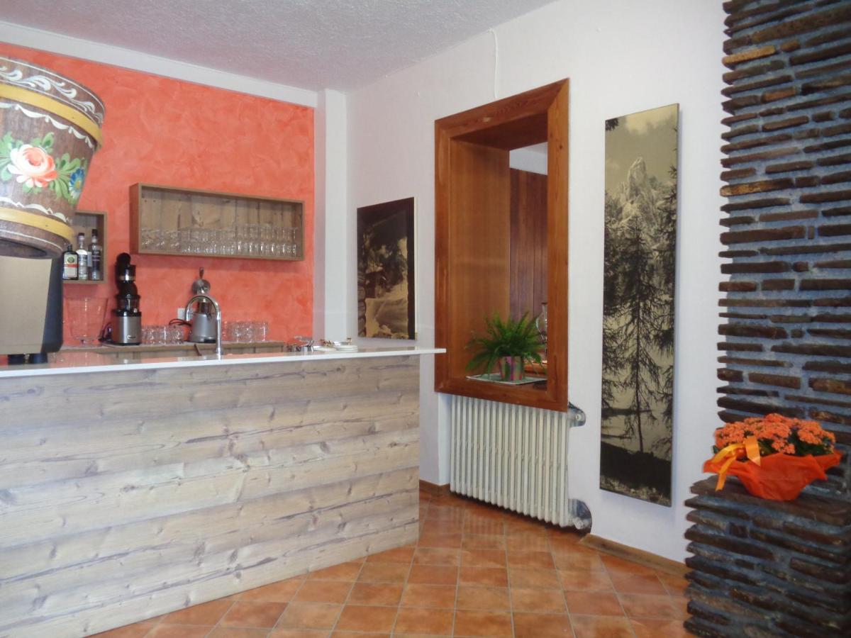 Hotel Garni Suisse San Martino Di Castrozza Exterior foto