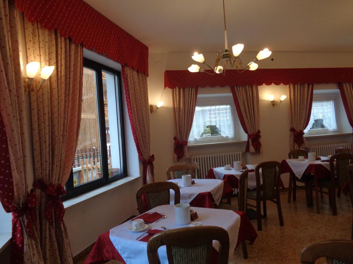 Hotel Garni Suisse San Martino Di Castrozza Exterior foto