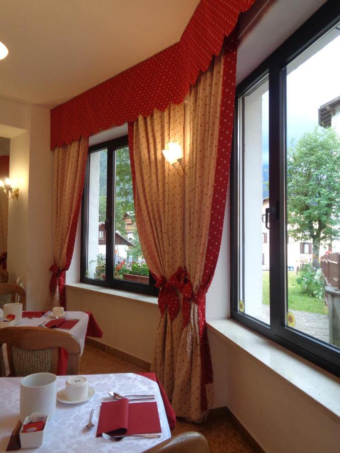 Hotel Garni Suisse San Martino Di Castrozza Exterior foto