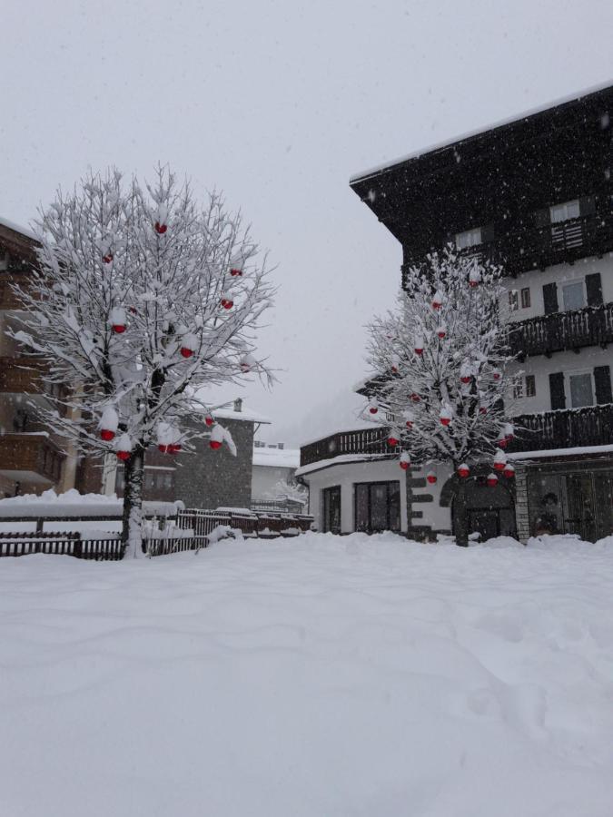 Hotel Garni Suisse San Martino Di Castrozza Exterior foto